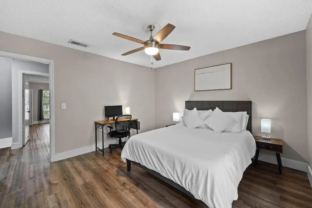 Cozy Townhouse - Gym Pool Golf Fast Wifi 2B2B Apartment Tampa United States