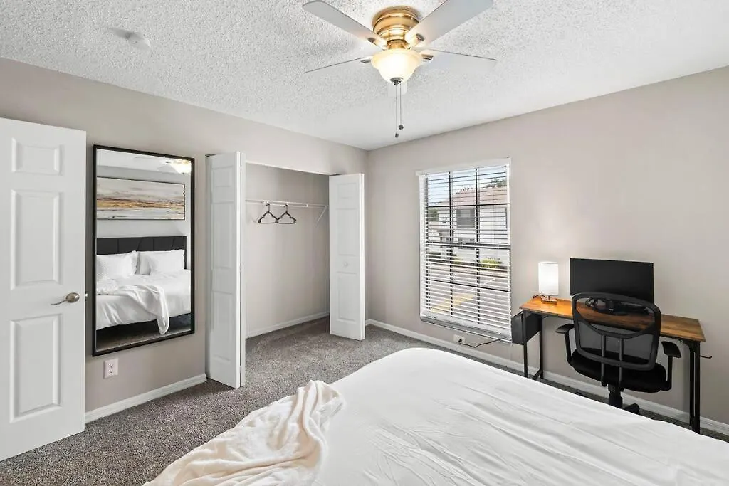 Cozy Townhouse - Gym Pool Golf Fast Wifi 2B2B Apartment Tampa United States